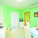 Apartments Makarska * マカルスカ