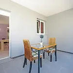 アパート Apartments Makarska