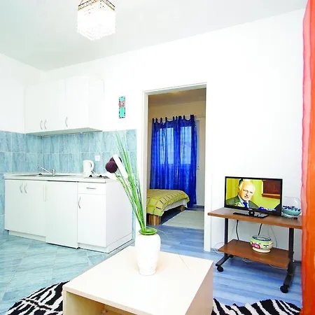 아파트 Apartments Makarska 마카르스카