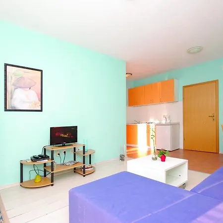 Apartments Makarska *