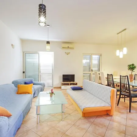 Apartment Apartments Makarska