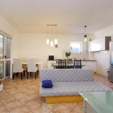 Apartments Makarska