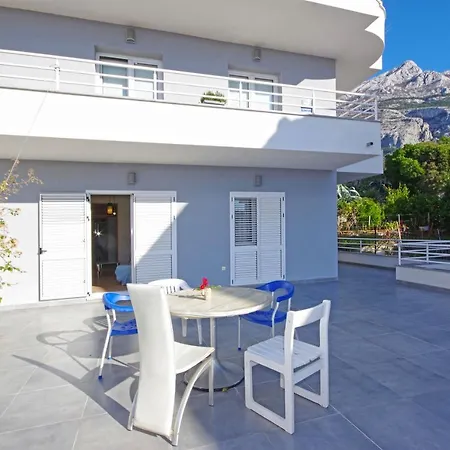 Apartments Makarska *