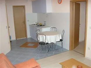 아파트 Apartments Makarska 마카르스카