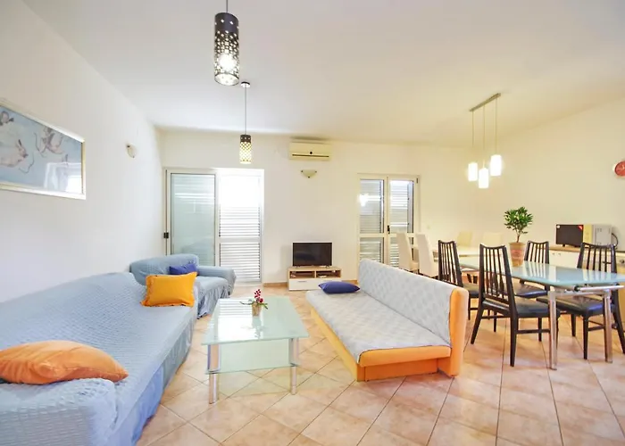아파트 Apartments Makarska