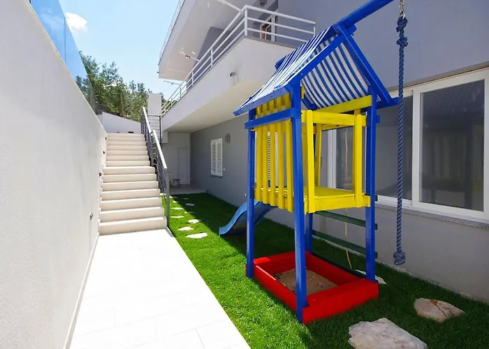 아파트 Apartments Makarska