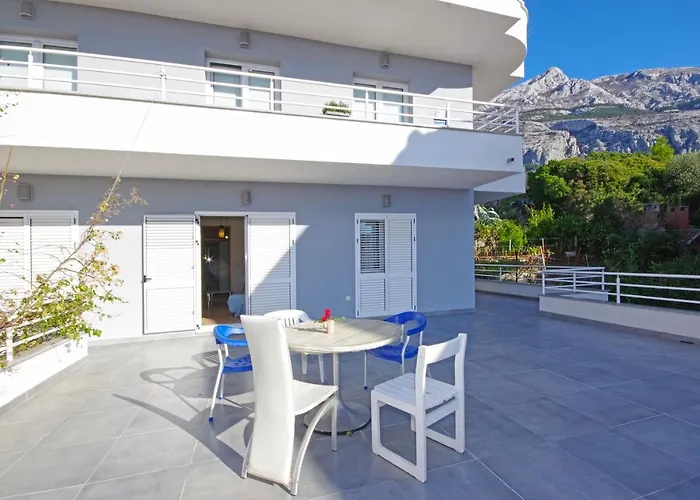 Apartments Makarska *