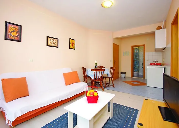 Apartments Makarska מאקרסקה