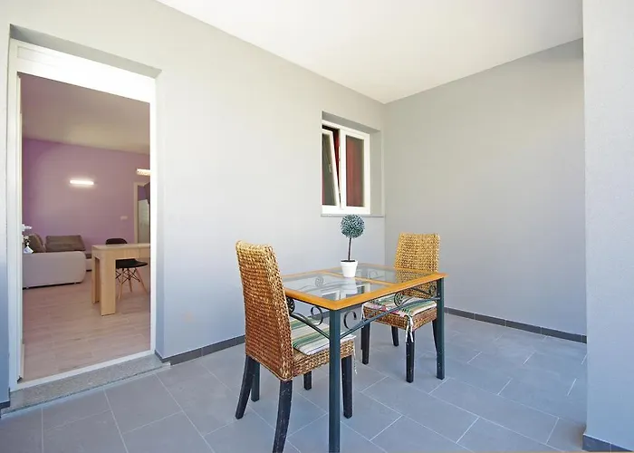 아파트 Apartments Makarska