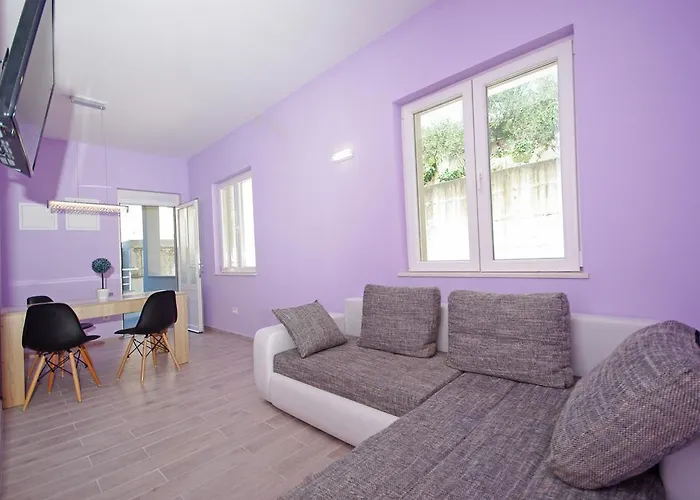 Apartments Makarska מאקרסקה